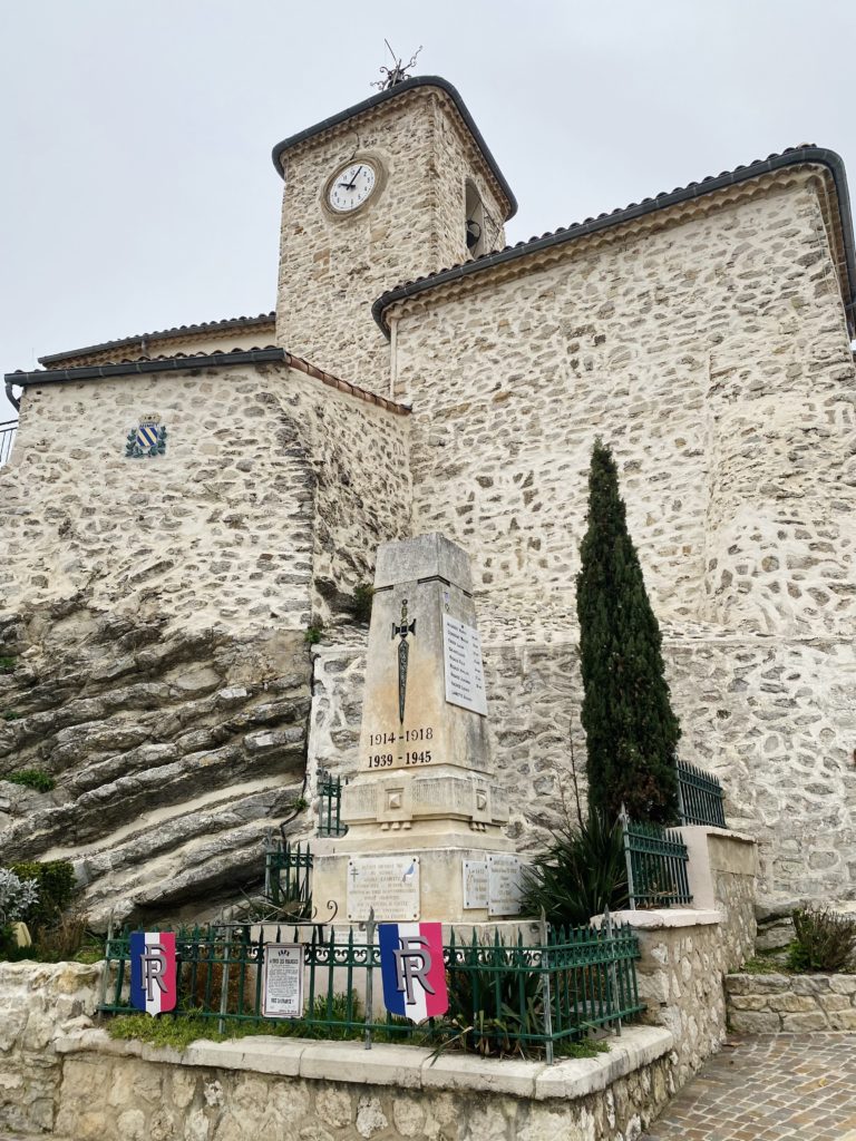 Balade hauteurs mimétaines : Eglise de Mimet et son monument aux morts