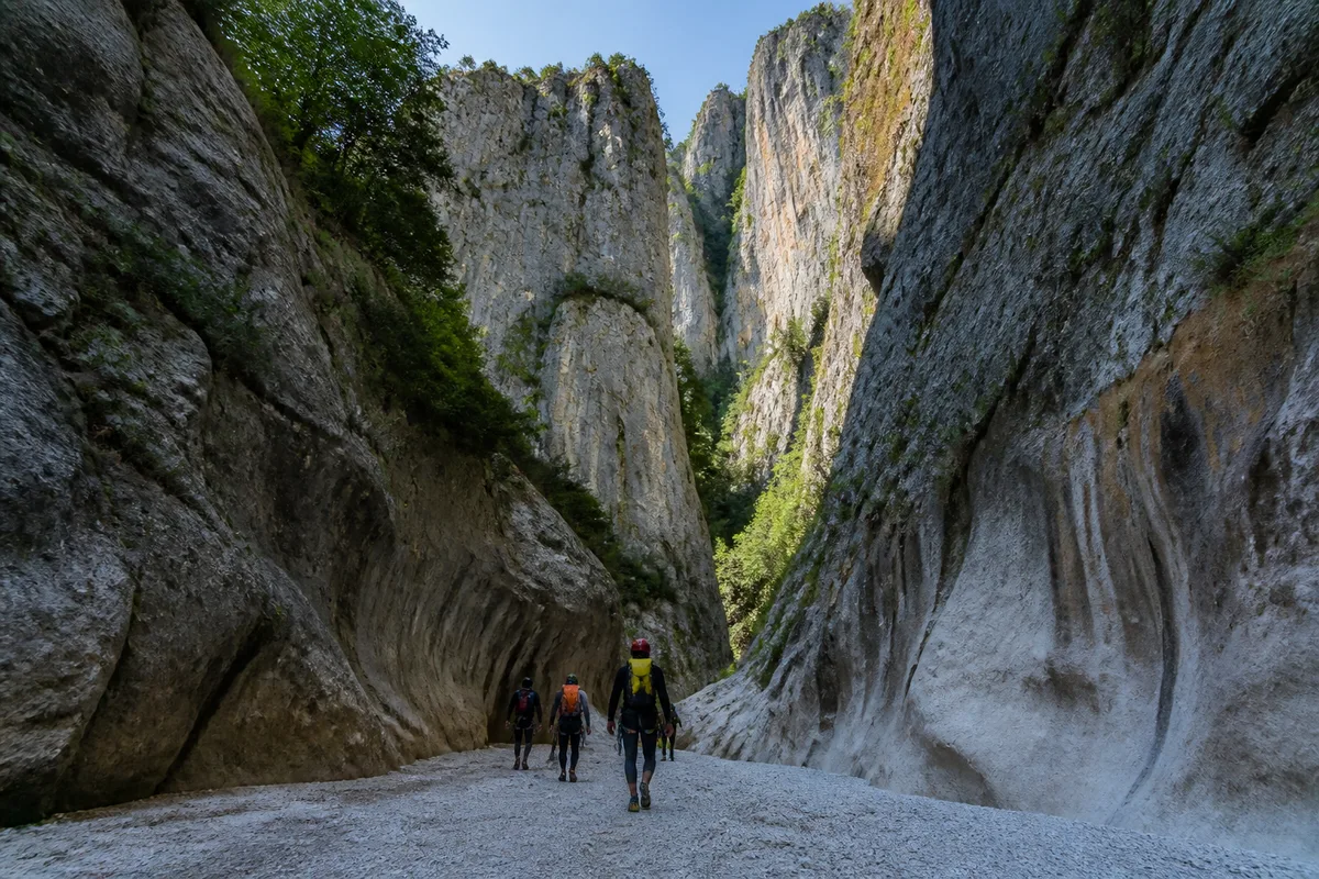 Falaises du Couloir Samson pour une sortie canyoning dans le Verdon